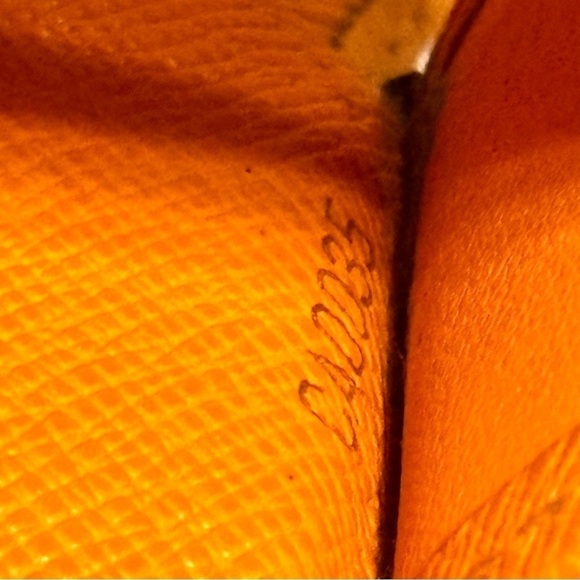 Louis Vuitton 4 ring key wallet orand - Picture 8 of 12